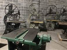 Bandsaw Machine