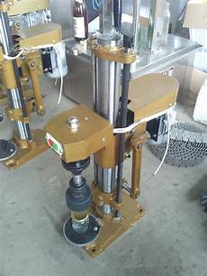 Bottle Closing Machine
