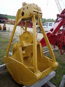 Clam-Shell Buckets