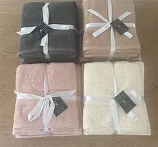 Scalloped Towel Bales