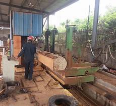 Vertical Log Band Saw